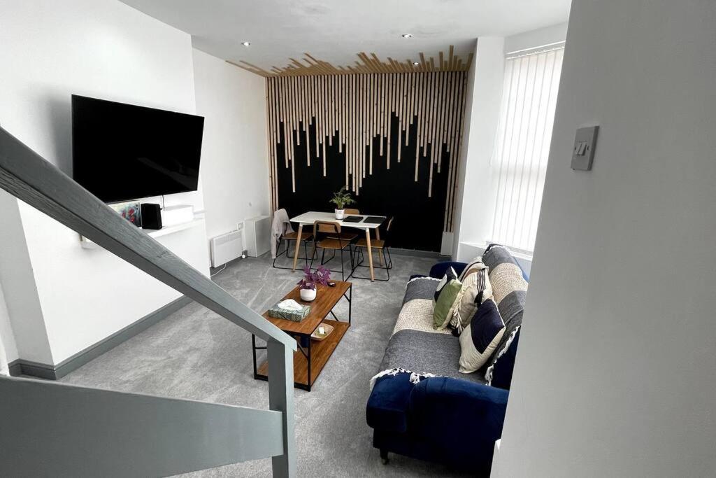 Luxury 2 Bed Duplex Apartment By Yo Room! - Leicester City- Free Parking Kültér fotó