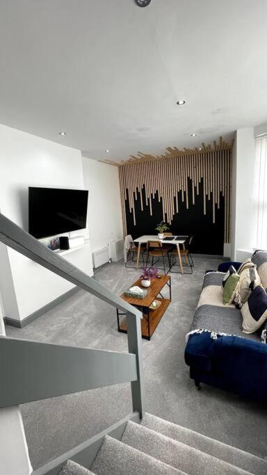 Luxury 2 Bed Duplex Apartment By Yo Room! - Leicester City- Free Parking Kültér fotó