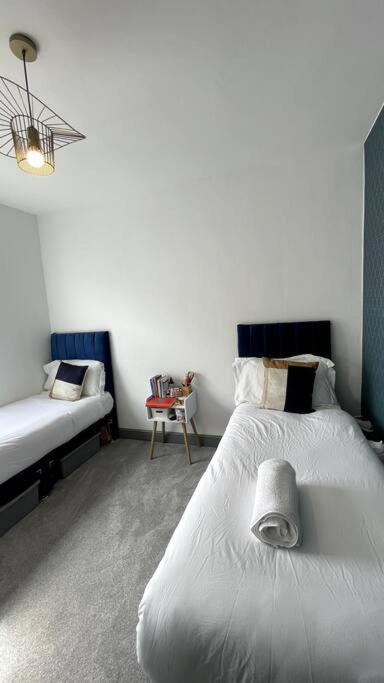 Luxury 2 Bed Duplex Apartment By Yo Room! - Leicester City- Free Parking Kültér fotó